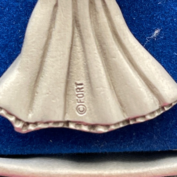 Vintage pewter Fort Lady Golfer key chain new in box very detailed - Picture 4 of 4